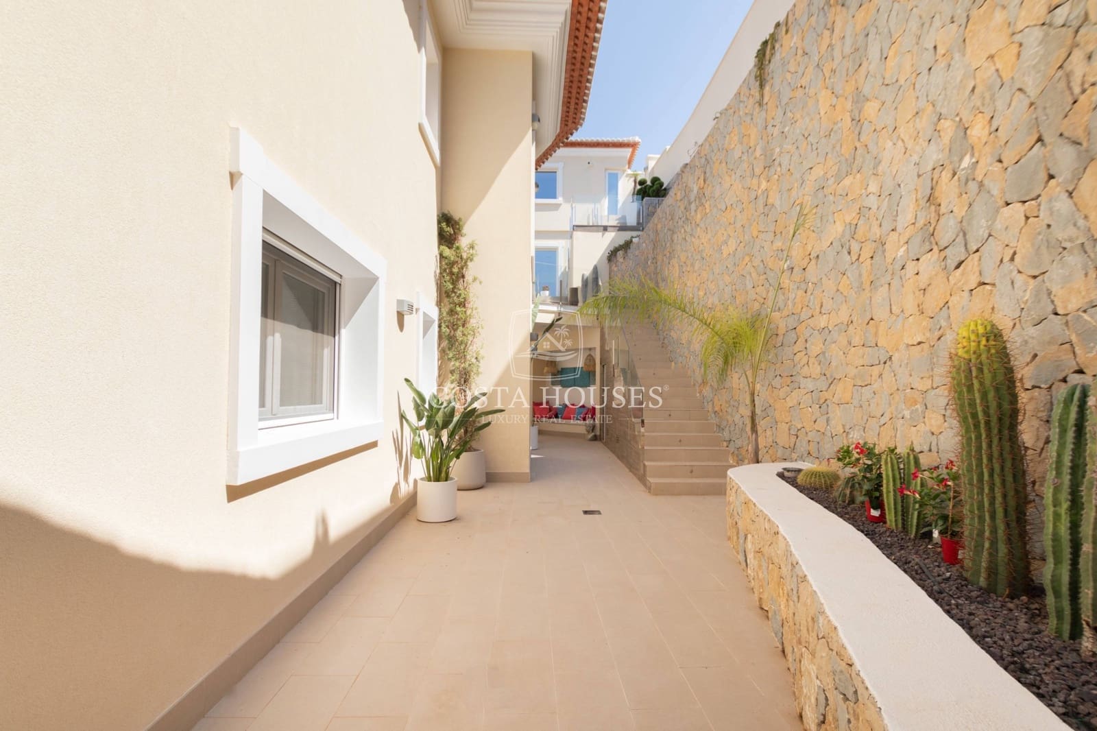 4 bedroom Villa for sale in Moraira with pool garage - € 2,200,000 (Ref: 8863996)