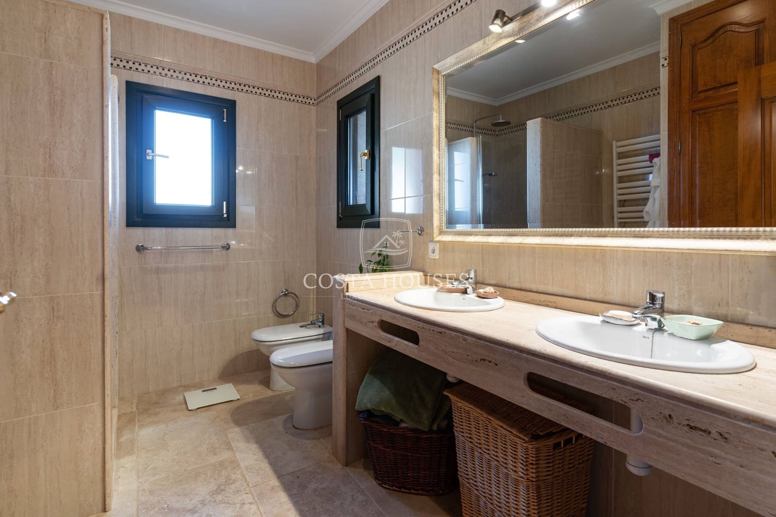 5 soveværelse Finca/Landehus til salg i Benissa med swimmingpool garage - € 2.200.000 (Ref: 8863997)