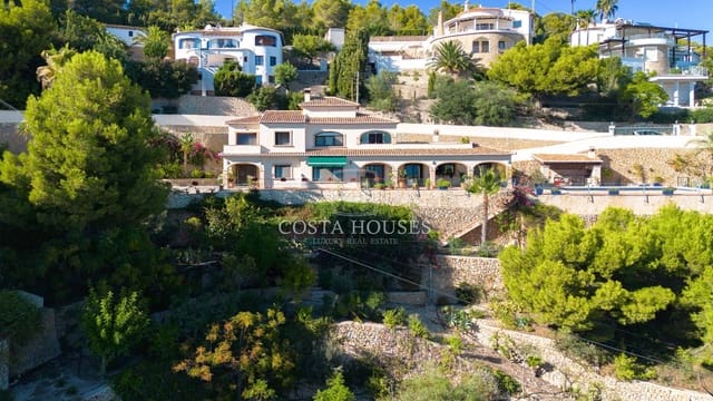 5 soveværelse Finca/Landehus til salg i Benissa med swimmingpool garage - € 2.200.000 (Ref: 8863997)