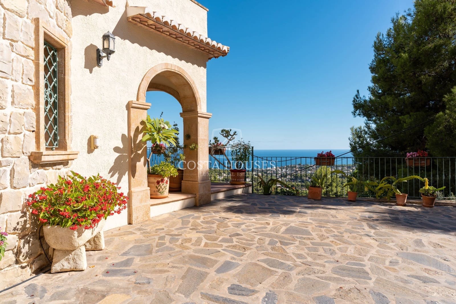 5 soveværelse Finca/Landehus til salg i Benissa med swimmingpool garage - € 2.200.000 (Ref: 8863997)