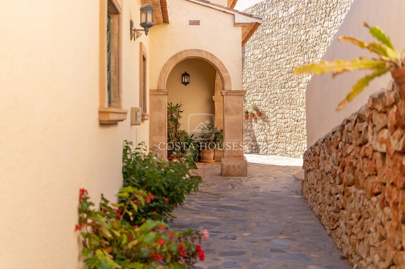 5 soveværelse Finca/Landehus til salg i Benissa med swimmingpool garage - € 2.200.000 (Ref: 8863997)