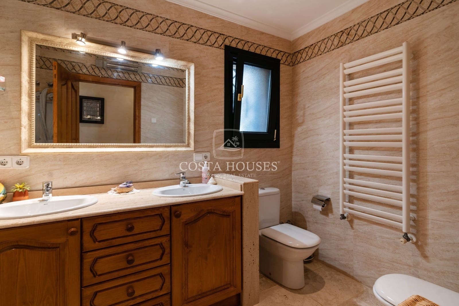 5 soveværelse Finca/Landehus til salg i Benissa med swimmingpool garage - € 2.200.000 (Ref: 8863997)