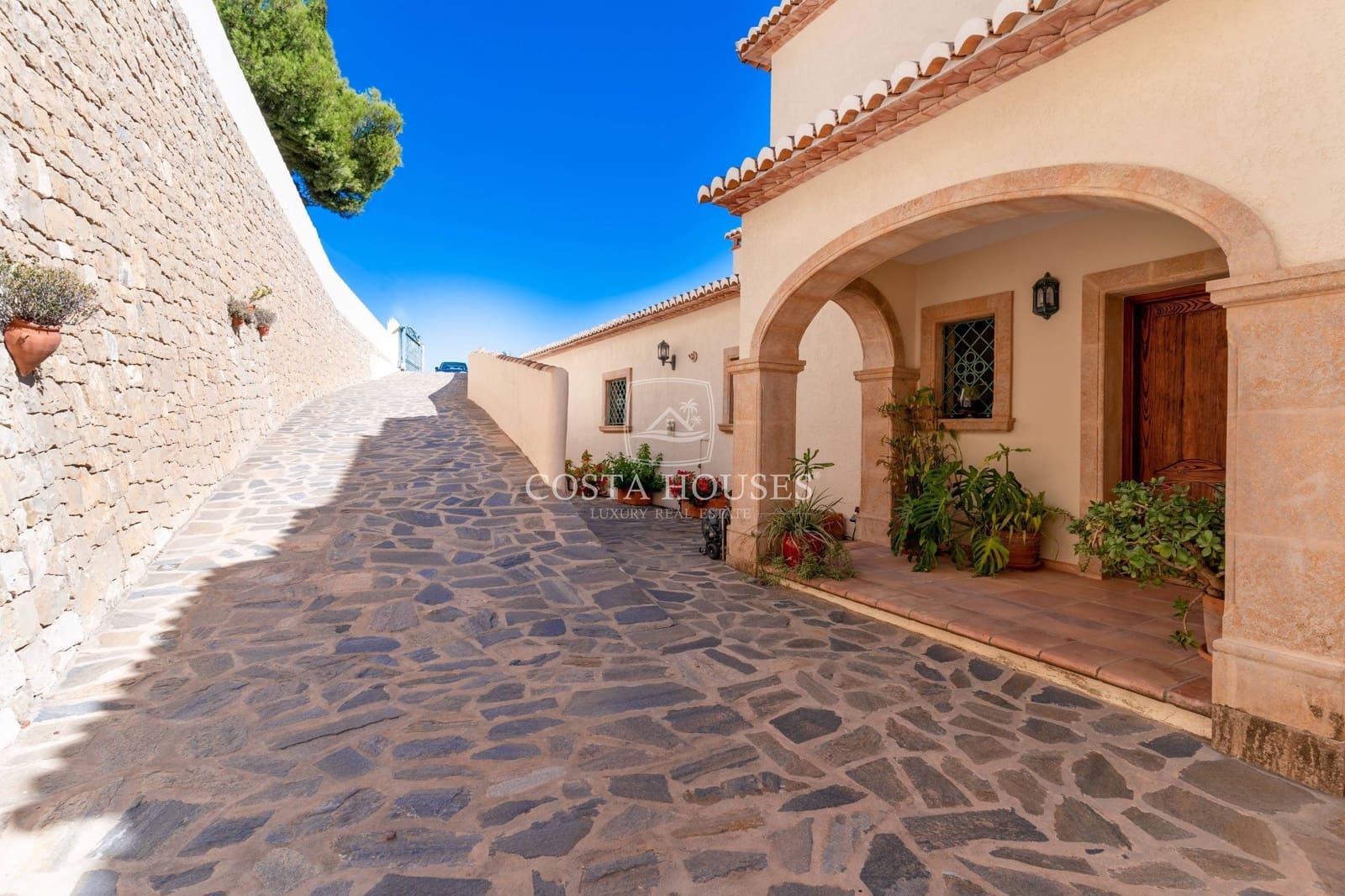 5 soveværelse Finca/Landehus til salg i Benissa med swimmingpool garage - € 2.200.000 (Ref: 8863997)