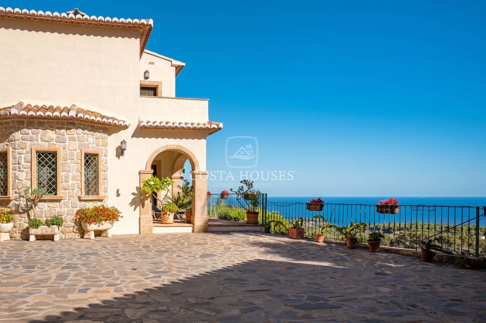 5 soveværelse Finca/Landehus til salg i Benissa med swimmingpool garage - € 2.200.000 (Ref: 8863997)