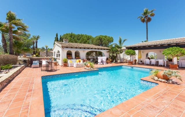4 bedroom Finca/Country House for sale in Moraira, Teulada-Moraira with pool garage - € 2,495,000 (Ref: 8864009)