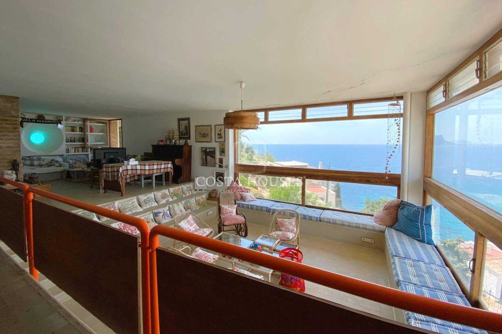 6 bedroom Villa for sale in Moraira with pool garage - € 2,500,000 (Ref: 8864013)