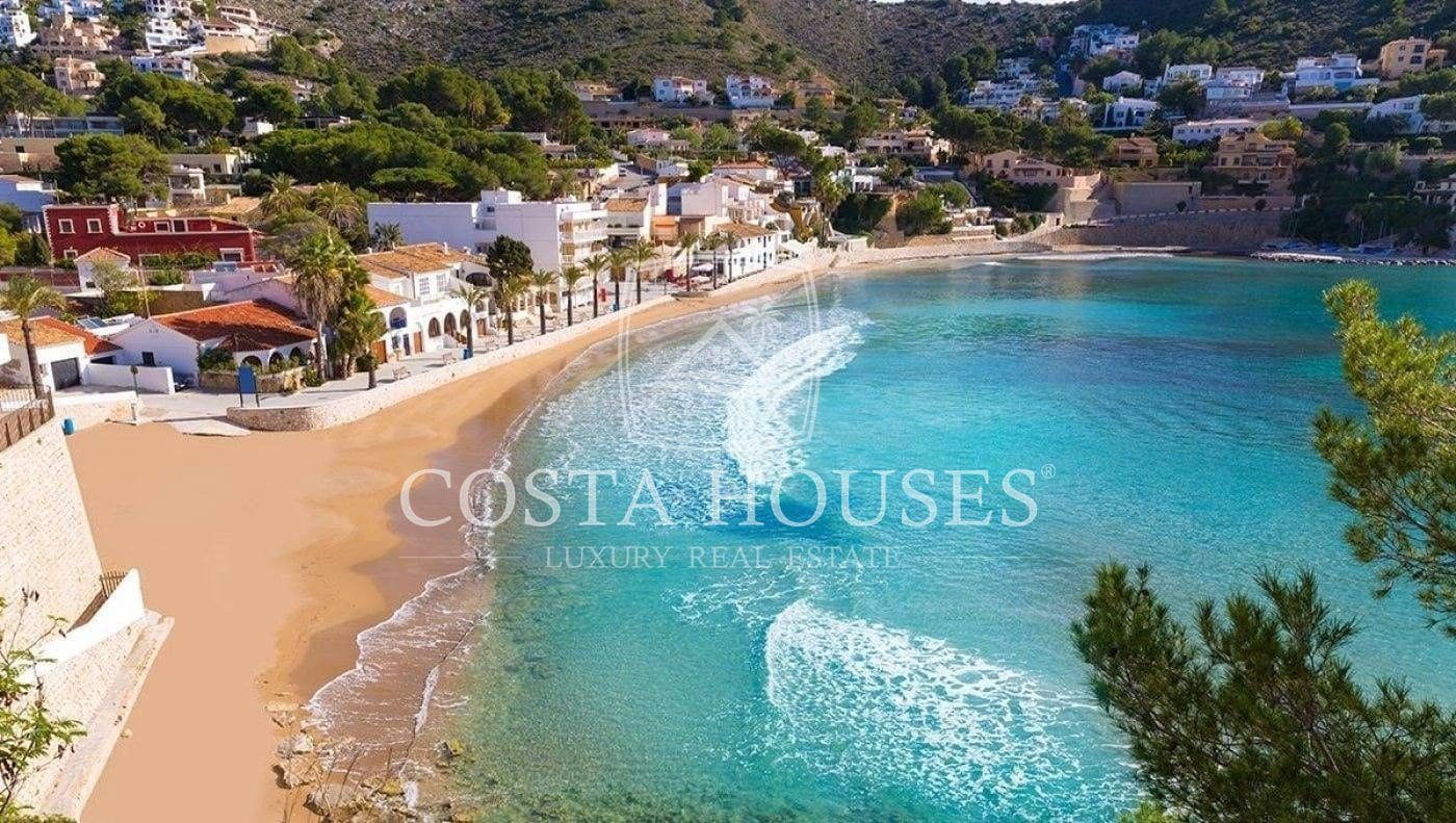 6 bedroom Villa for sale in Moraira with pool garage - € 2,500,000 (Ref: 8864013)