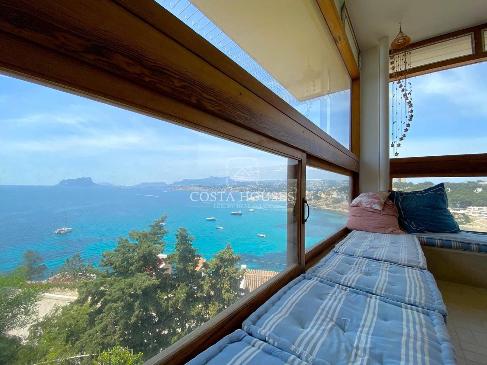 6 bedroom Villa for sale in Moraira with pool garage - € 2,500,000 (Ref: 8864013)