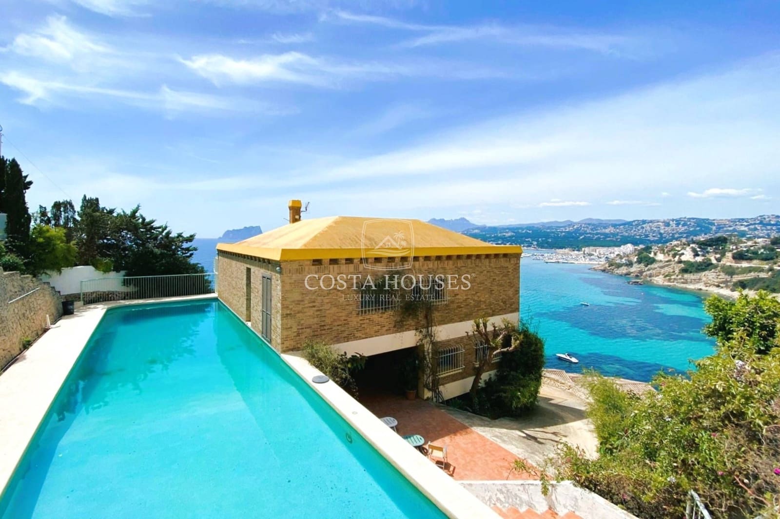 6 bedroom Villa for sale in Moraira with pool garage - € 2,500,000 (Ref: 8864013)