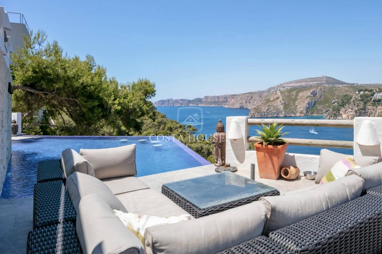 Chalet de 3 habitaciones en Javea / Xàbia en venta con piscina - 2.600.000 € (Ref: 8864018)