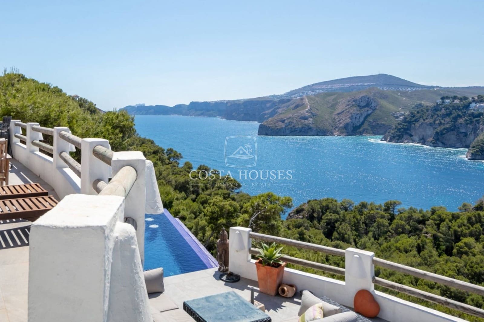 Chalet de 3 habitaciones en Javea / Xàbia en venta con piscina - 2.600.000 € (Ref: 8864018)