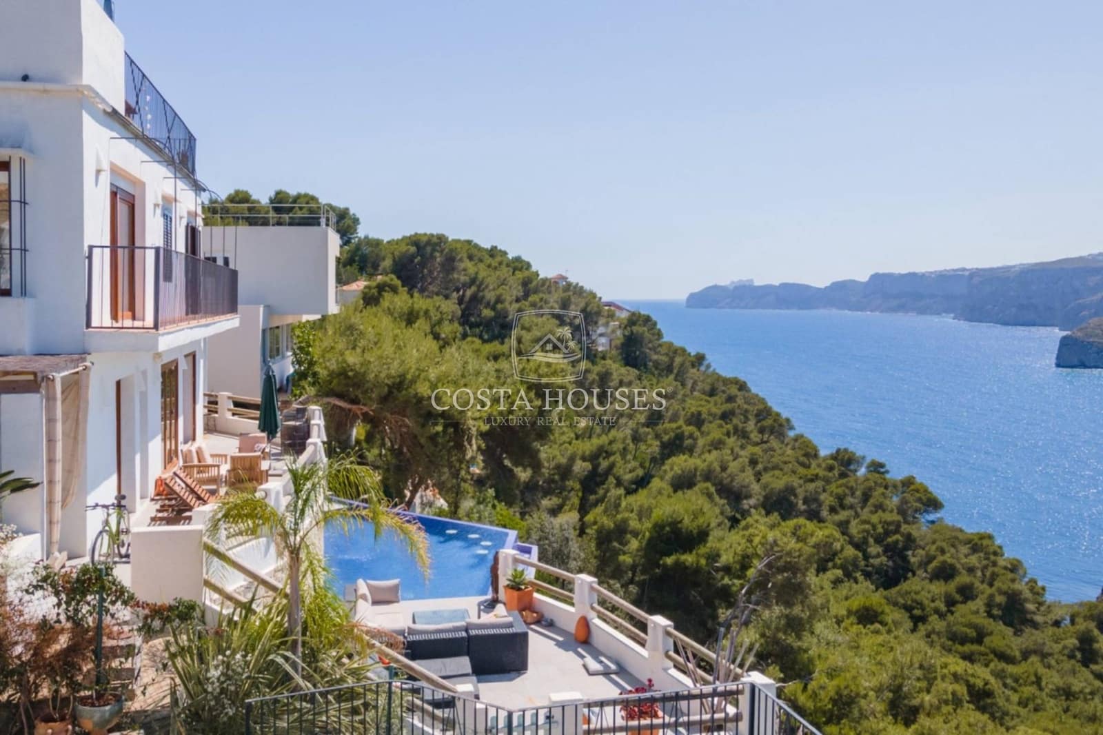 Chalet de 3 habitaciones en Javea / Xàbia en venta con piscina - 2.600.000 € (Ref: 8864018)