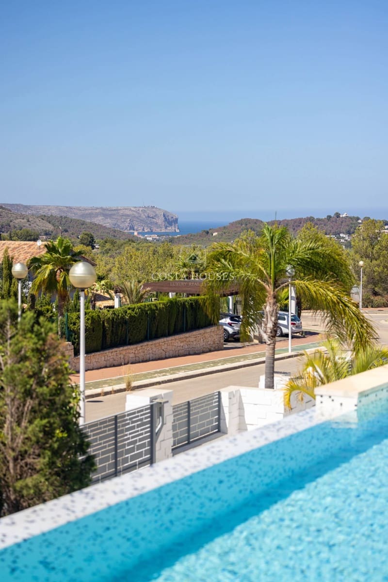 5 soverom Villa til salgs i Javea / Xabia med svømmebasseng garasje - € 2 350 000 (Ref: 8864024)