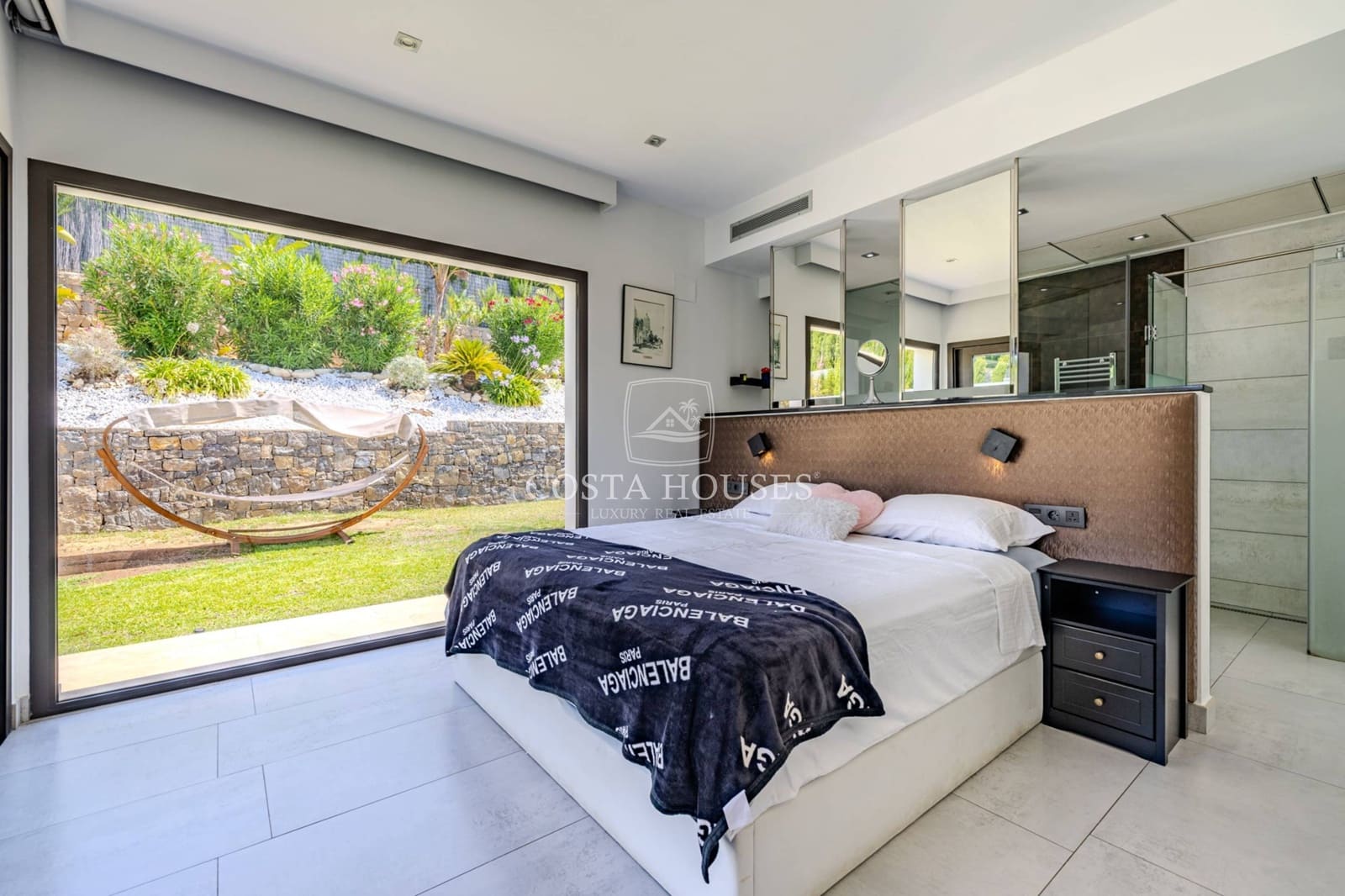 5 soverom Villa til salgs i Javea / Xabia med svømmebasseng garasje - € 2 350 000 (Ref: 8864024)