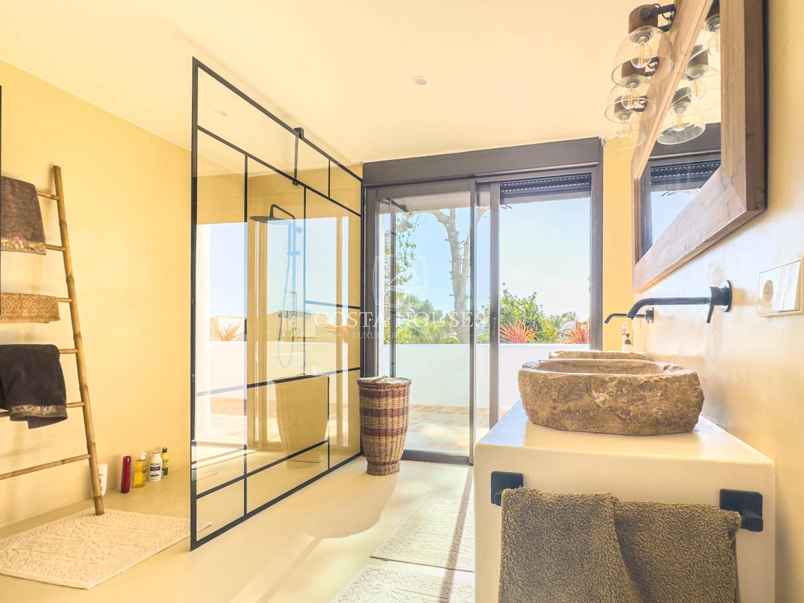 5 bedroom Villa for sale in Moraira with pool garage - € 2,490,000 (Ref: 8864026)