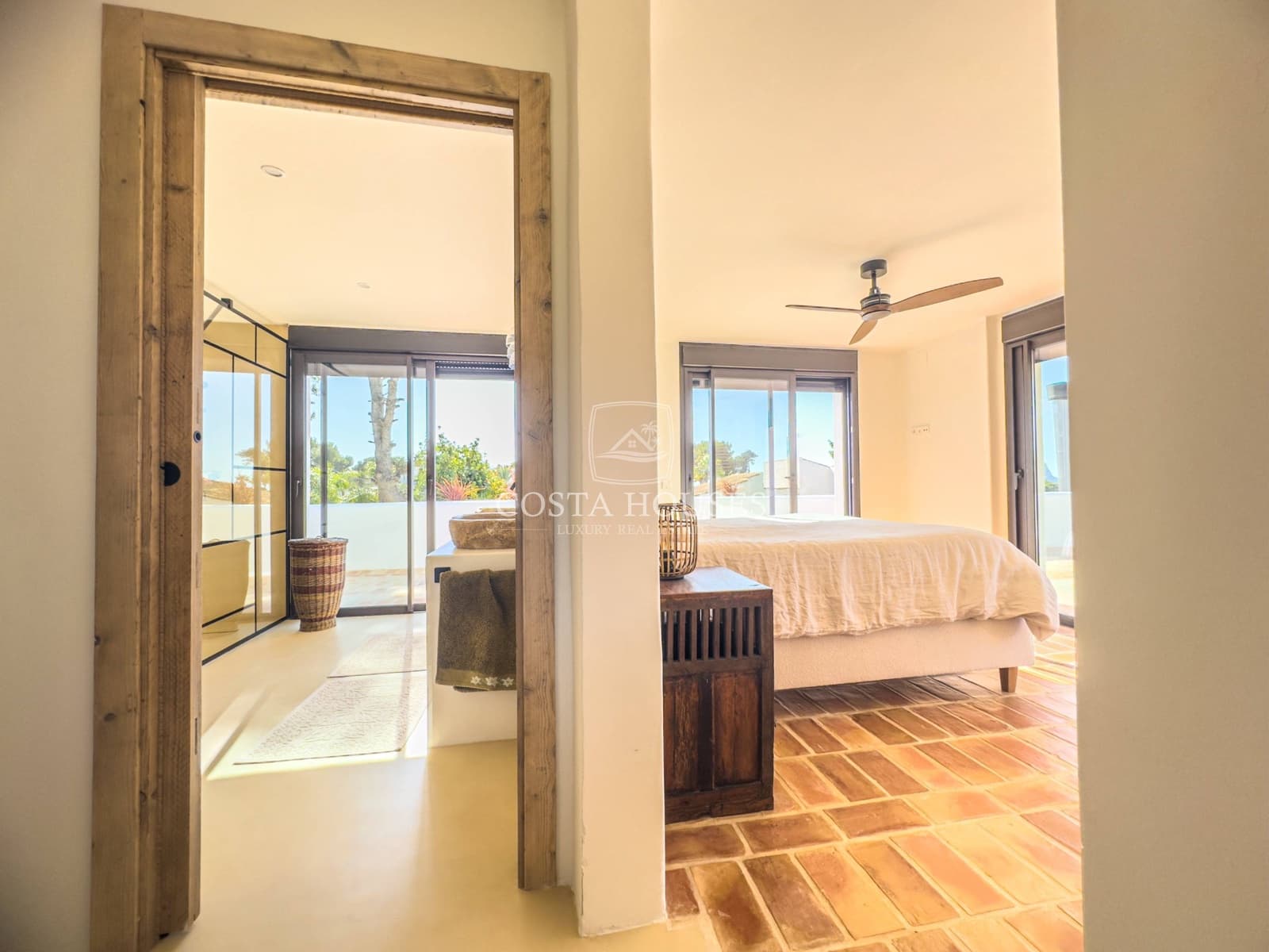 5 bedroom Villa for sale in Moraira with pool garage - € 2,490,000 (Ref: 8864026)