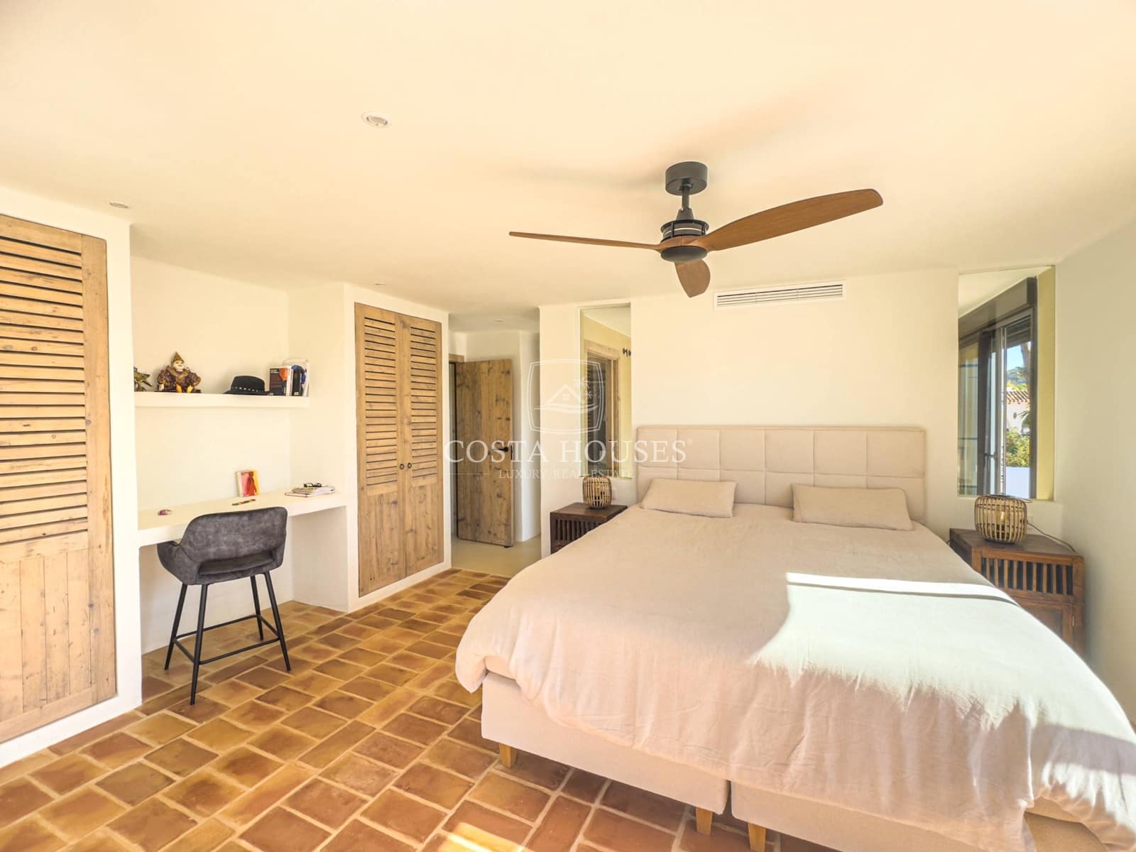 5 bedroom Villa for sale in Moraira with pool garage - € 2,490,000 (Ref: 8864026)