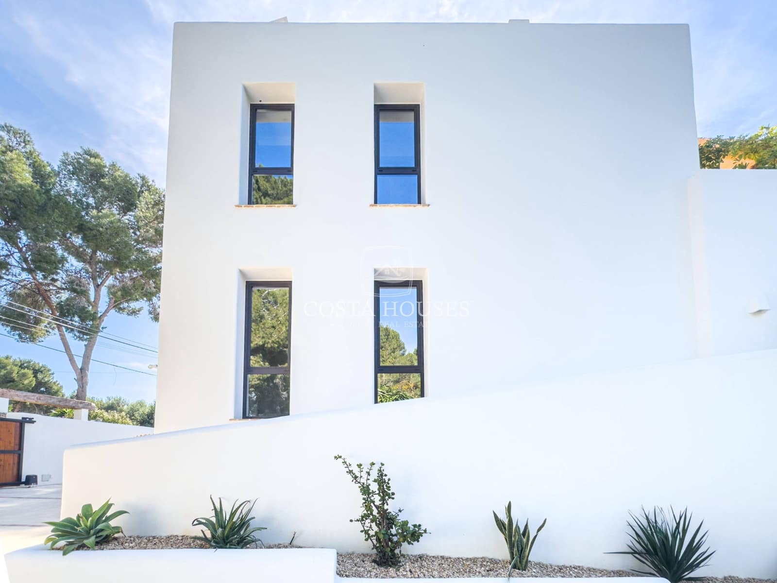 5 bedroom Villa for sale in Moraira with pool garage - € 2,490,000 (Ref: 8864026)