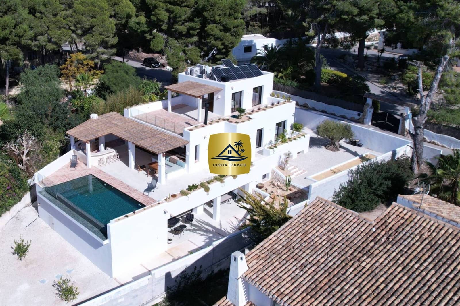 5 bedroom Villa for sale in Moraira with pool garage - € 2,490,000 (Ref: 8864026)