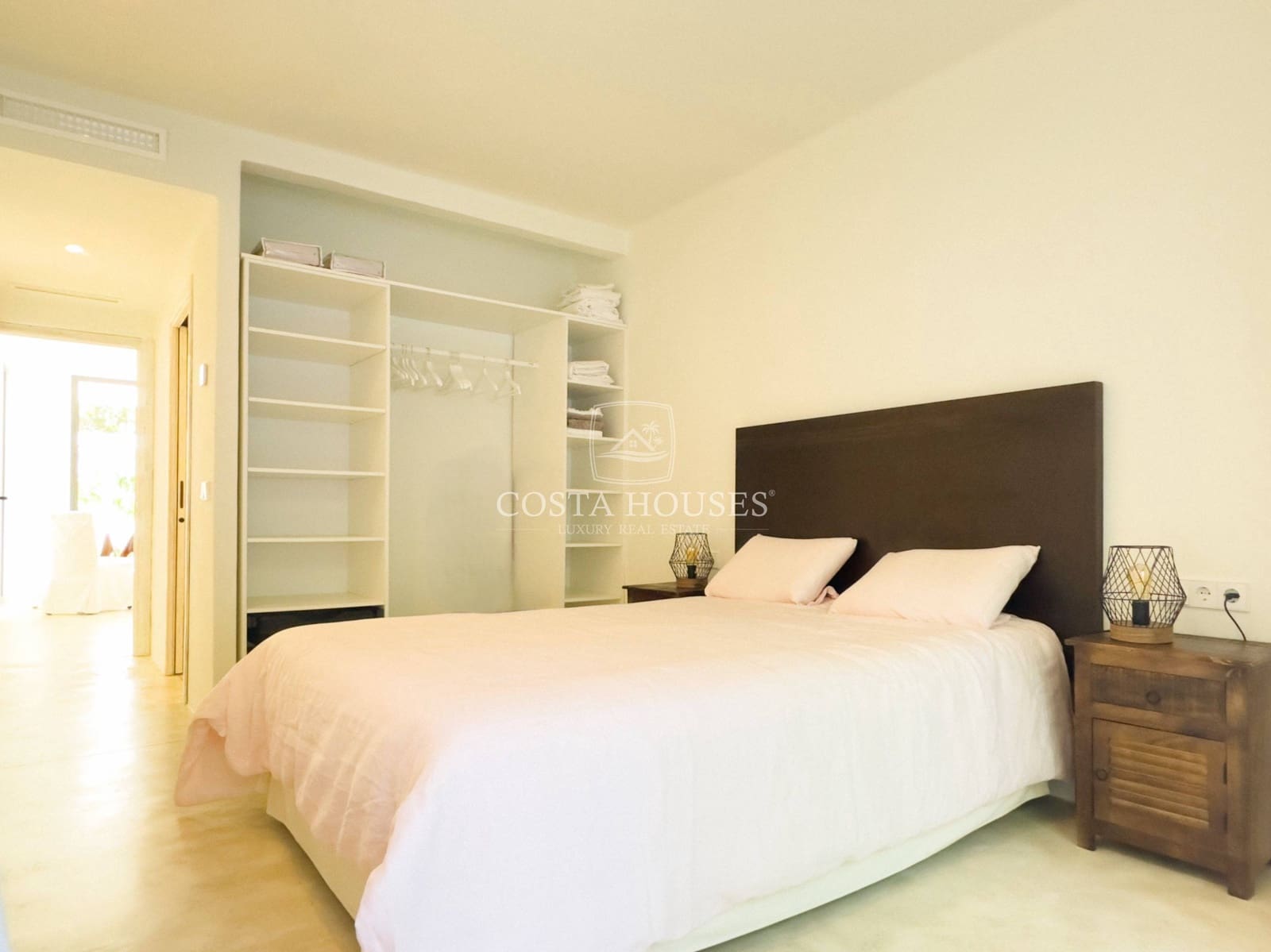 5 bedroom Villa for sale in Moraira with pool garage - € 2,490,000 (Ref: 8864026)