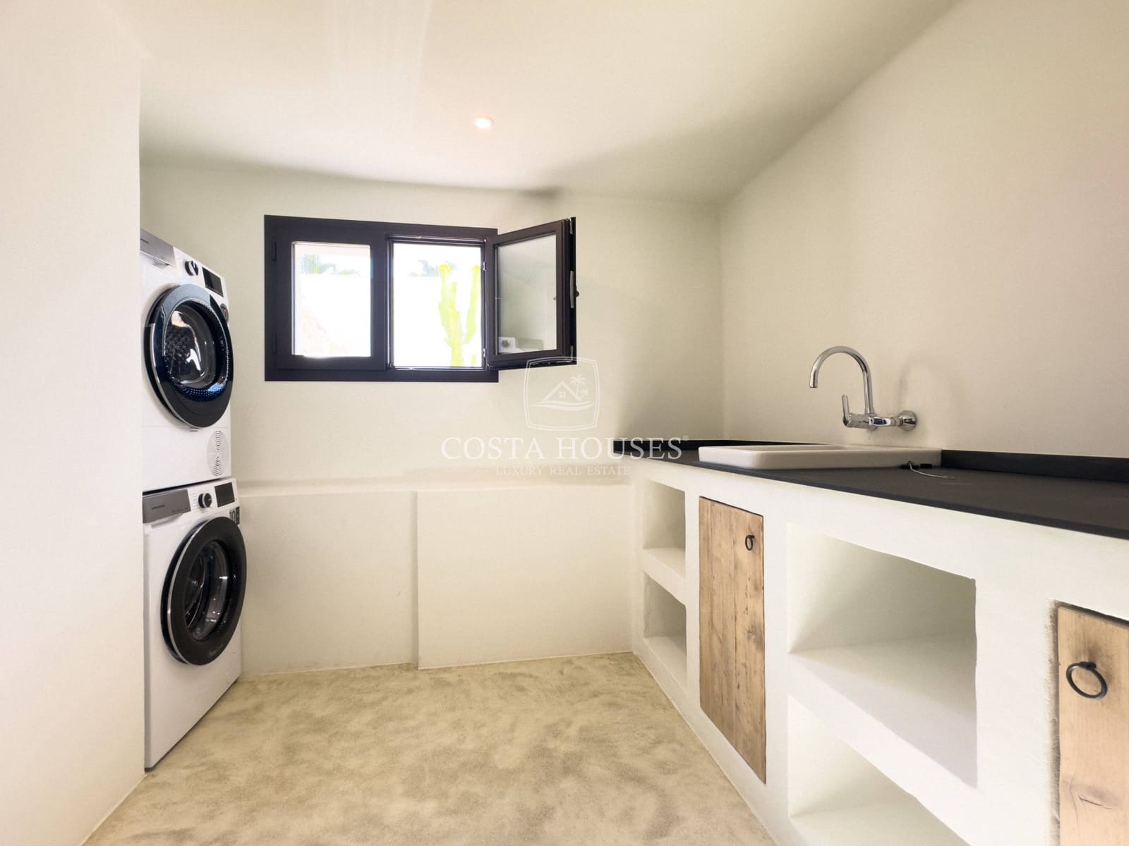 5 bedroom Villa for sale in Moraira with pool garage - € 2,490,000 (Ref: 8864026)