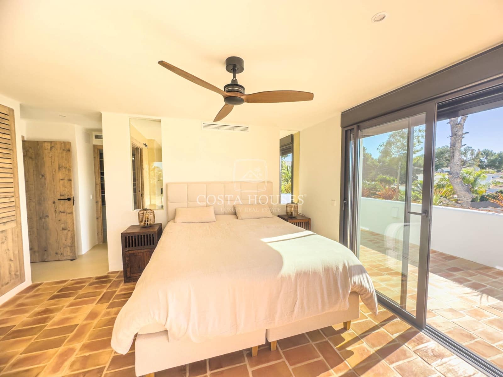 5 bedroom Villa for sale in Moraira with pool garage - € 2,490,000 (Ref: 8864026)