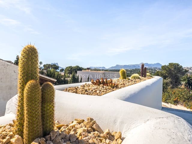 5 slaapkamer Villa te koop in Moraira, Teulada-Moraira met zwembad garage - € 2.490.000 (Ref: 8864026)