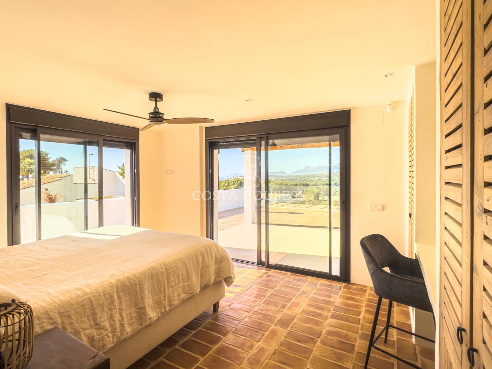 5 bedroom Villa for sale in Moraira with pool garage - € 2,490,000 (Ref: 8864026)