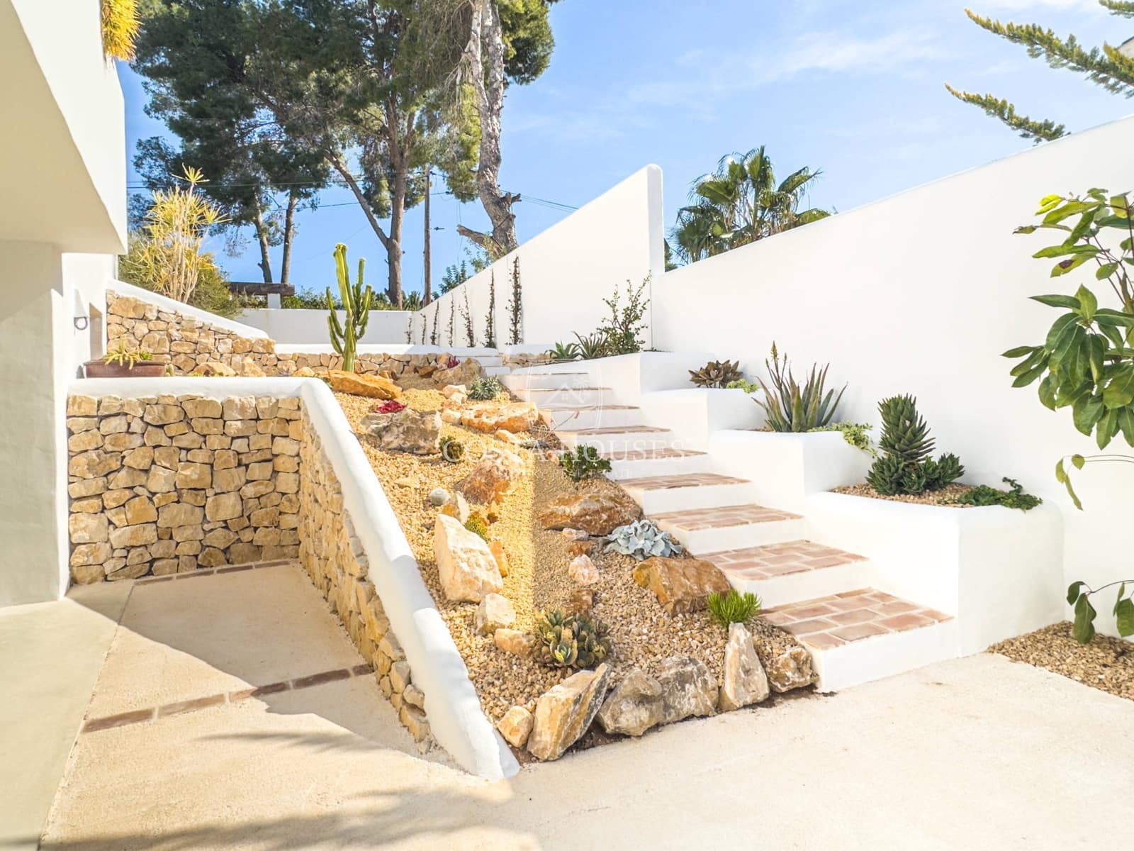 5 bedroom Villa for sale in Moraira with pool garage - € 2,490,000 (Ref: 8864026)