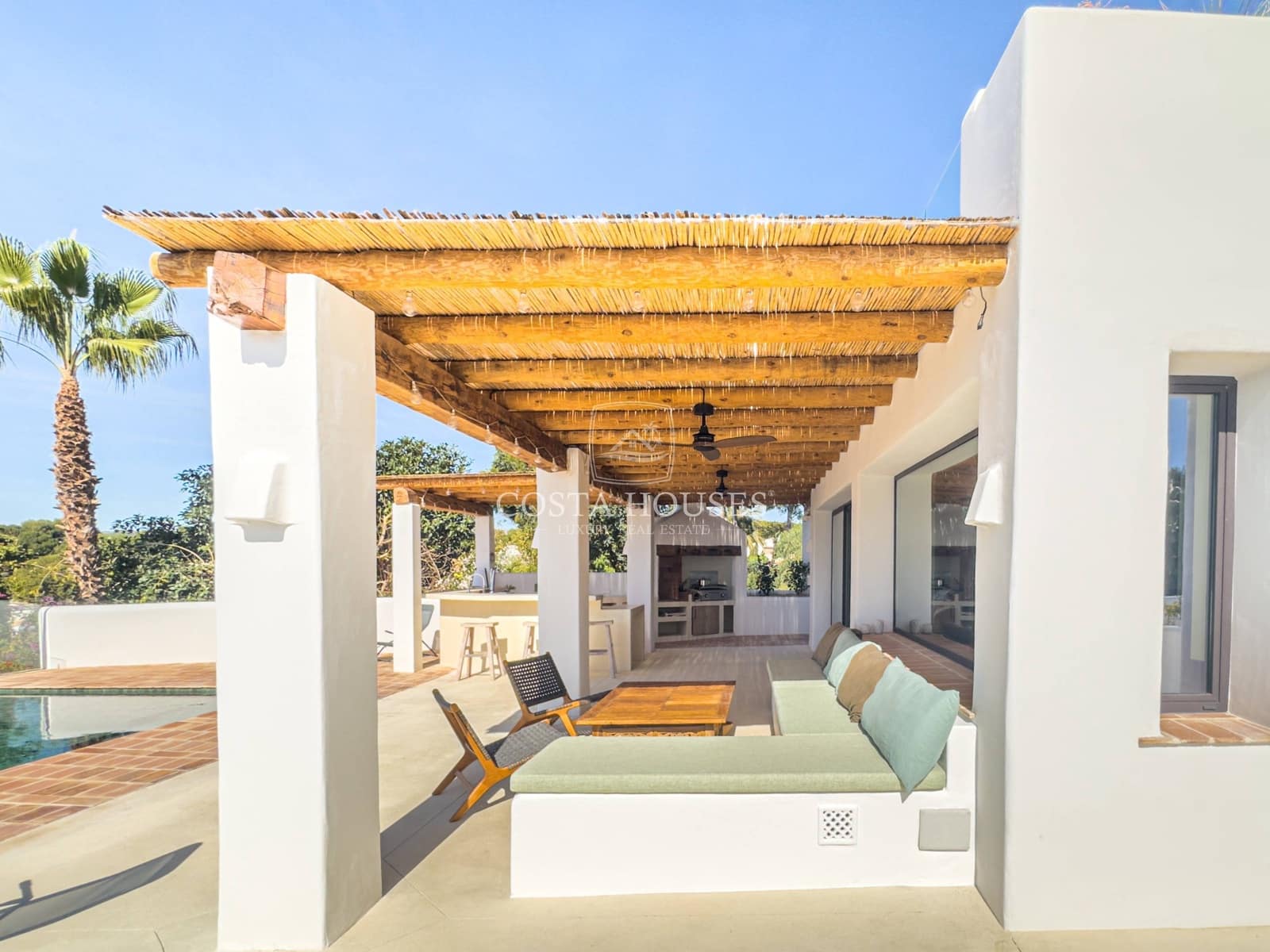 5 bedroom Villa for sale in Moraira with pool garage - € 2,490,000 (Ref: 8864026)