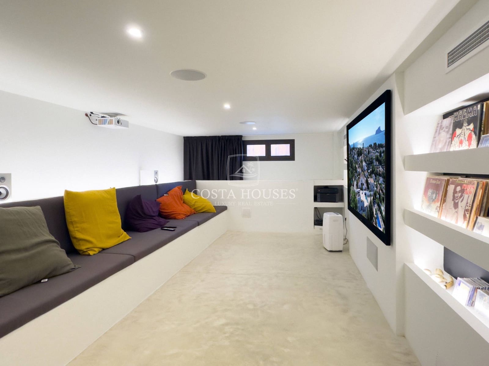 5 bedroom Villa for sale in Moraira with pool garage - € 2,490,000 (Ref: 8864026)