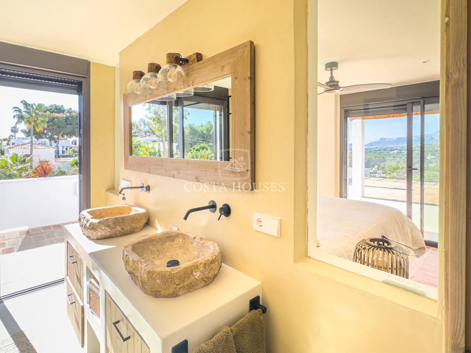 5 bedroom Villa for sale in Moraira with pool garage - € 2,490,000 (Ref: 8864026)