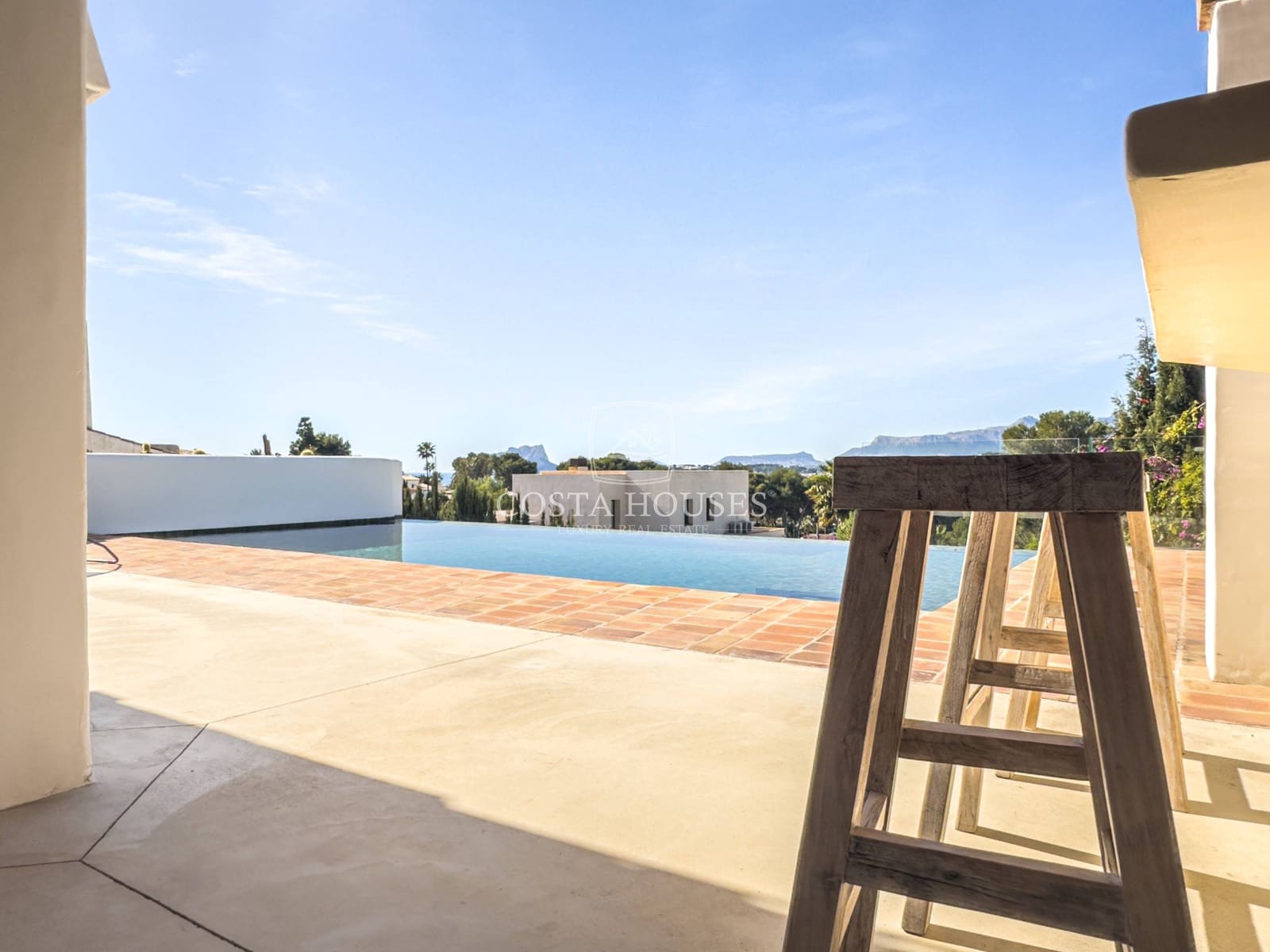5 bedroom Villa for sale in Moraira with pool garage - € 2,490,000 (Ref: 8864026)
