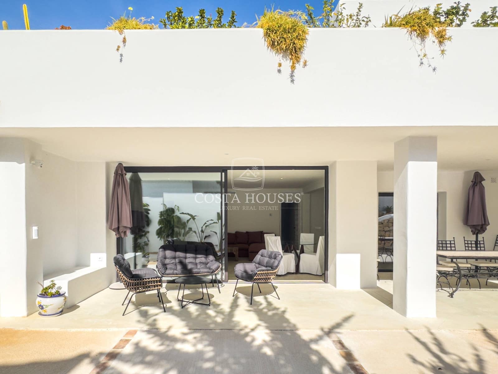 5 bedroom Villa for sale in Moraira with pool garage - € 2,490,000 (Ref: 8864026)