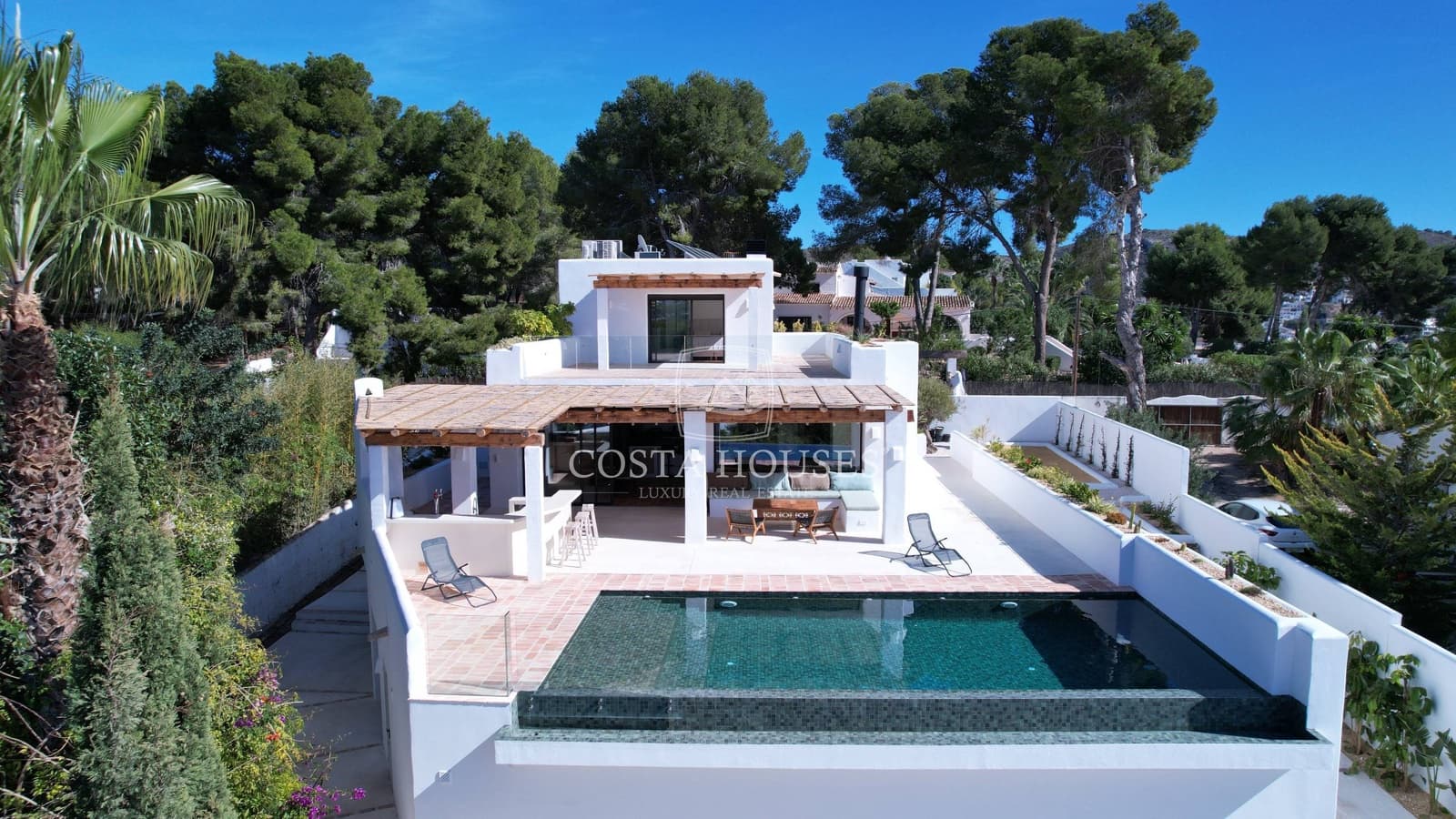 5 bedroom Villa for sale in Moraira with pool garage - € 2,490,000 (Ref: 8864026)