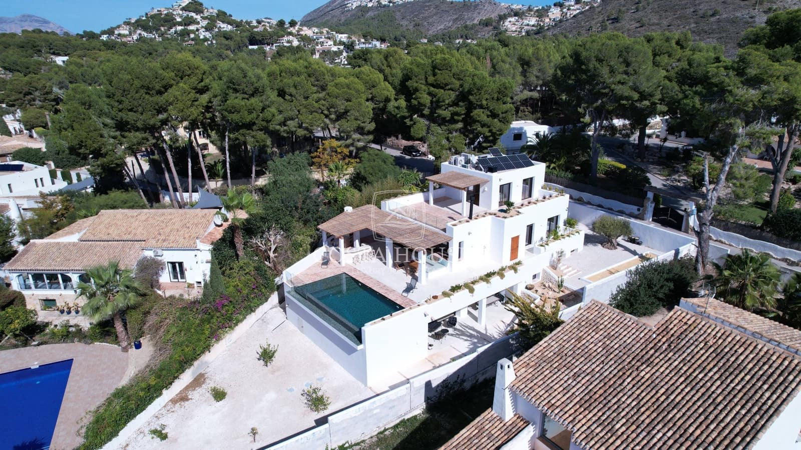 5 bedroom Villa for sale in Moraira with pool garage - € 2,490,000 (Ref: 8864026)
