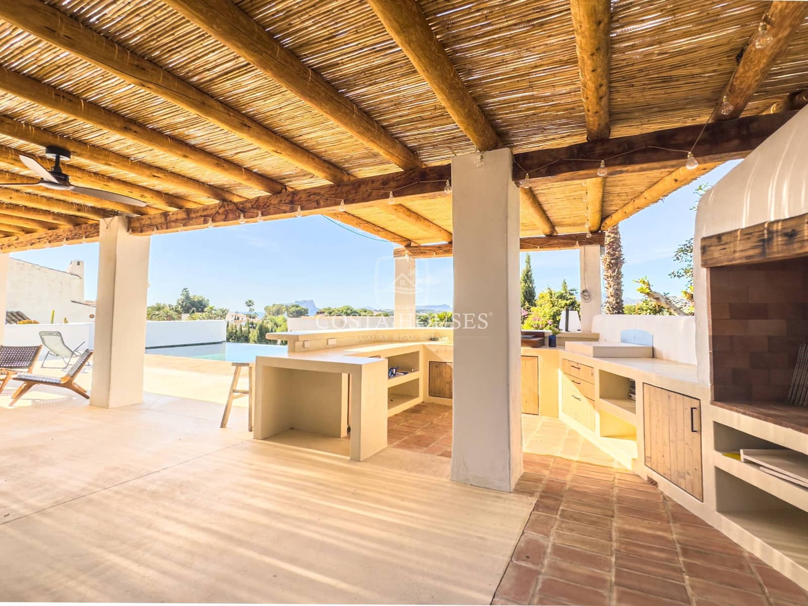 5 bedroom Villa for sale in Moraira with pool garage - € 2,490,000 (Ref: 8864026)