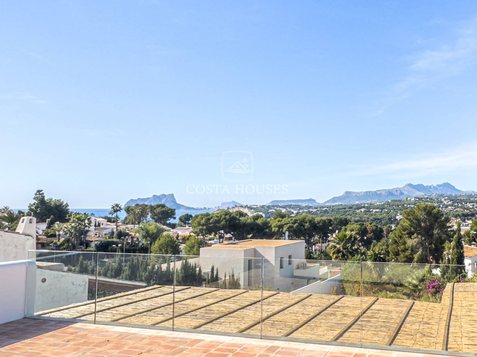 5 bedroom Villa for sale in Moraira with pool garage - € 2,490,000 (Ref: 8864026)