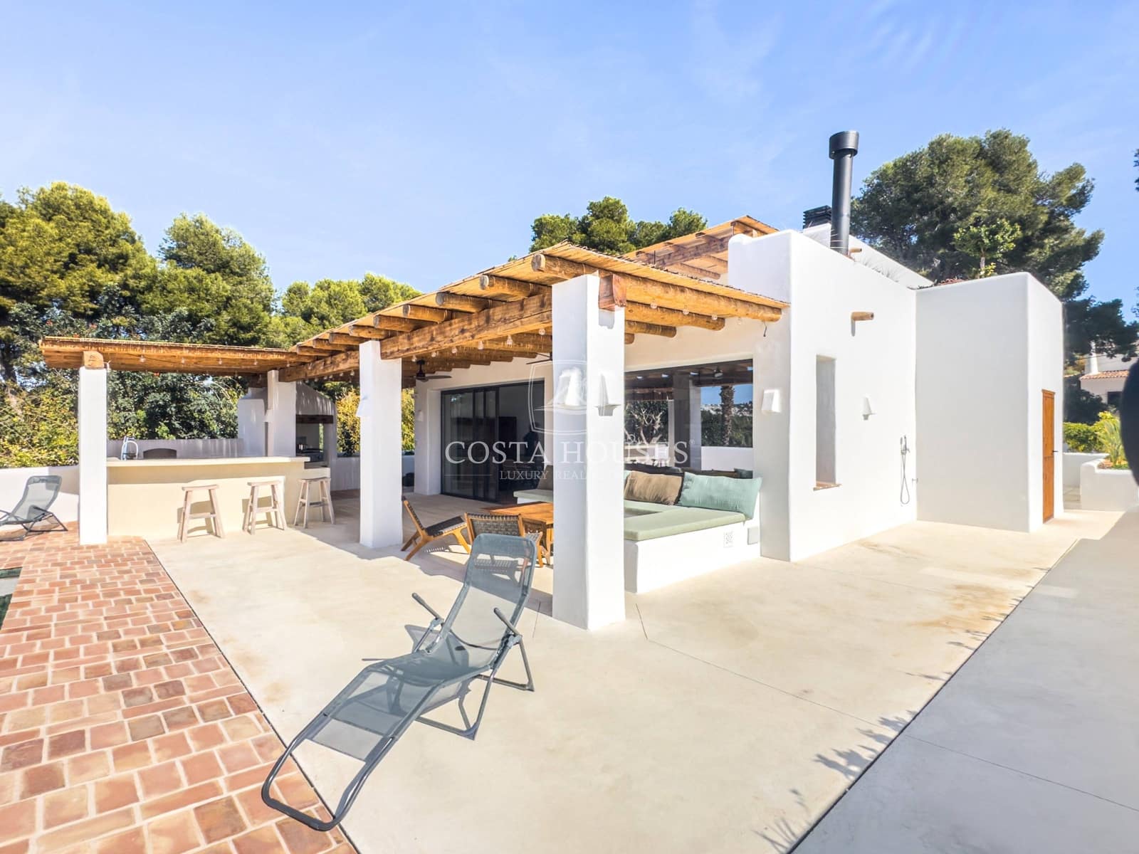 5 bedroom Villa for sale in Moraira with pool garage - € 2,490,000 (Ref: 8864026)