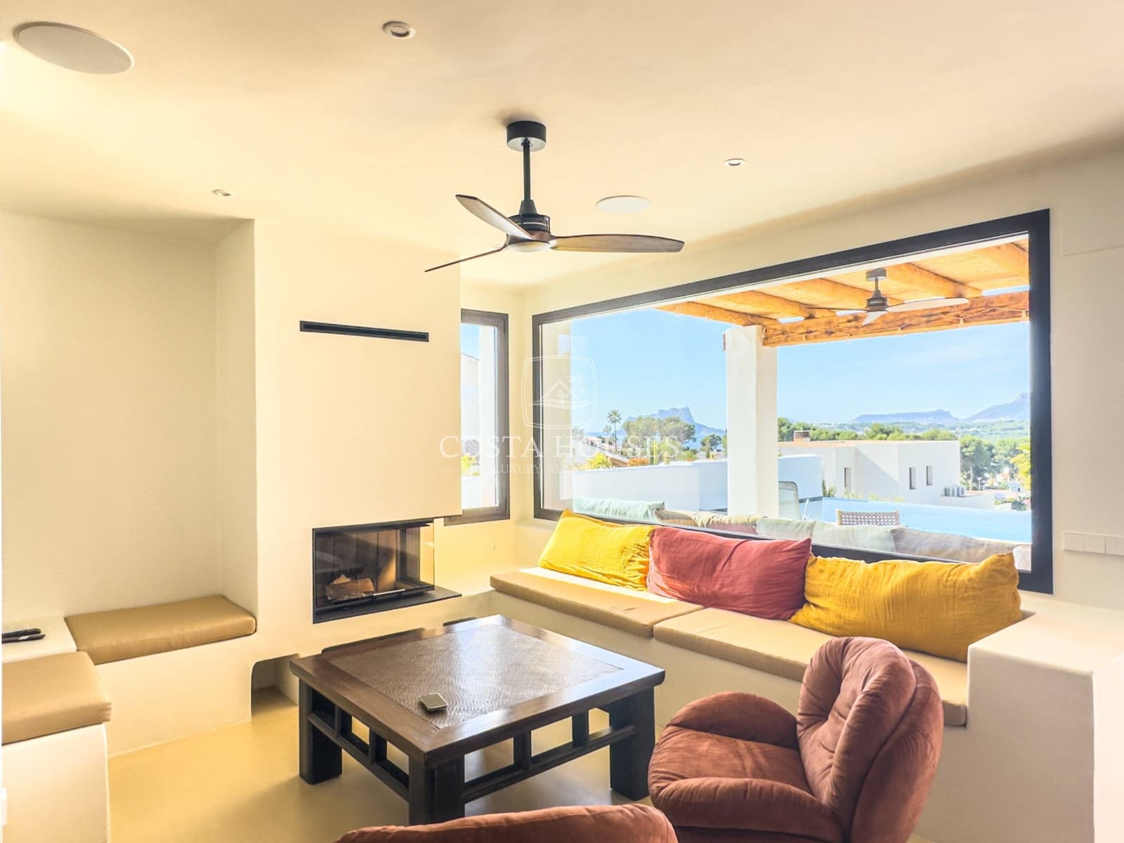 5 bedroom Villa for sale in Moraira with pool garage - € 2,490,000 (Ref: 8864026)