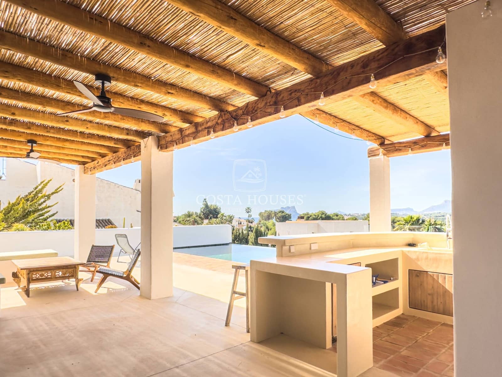 5 bedroom Villa for sale in Moraira with pool garage - € 2,490,000 (Ref: 8864026)