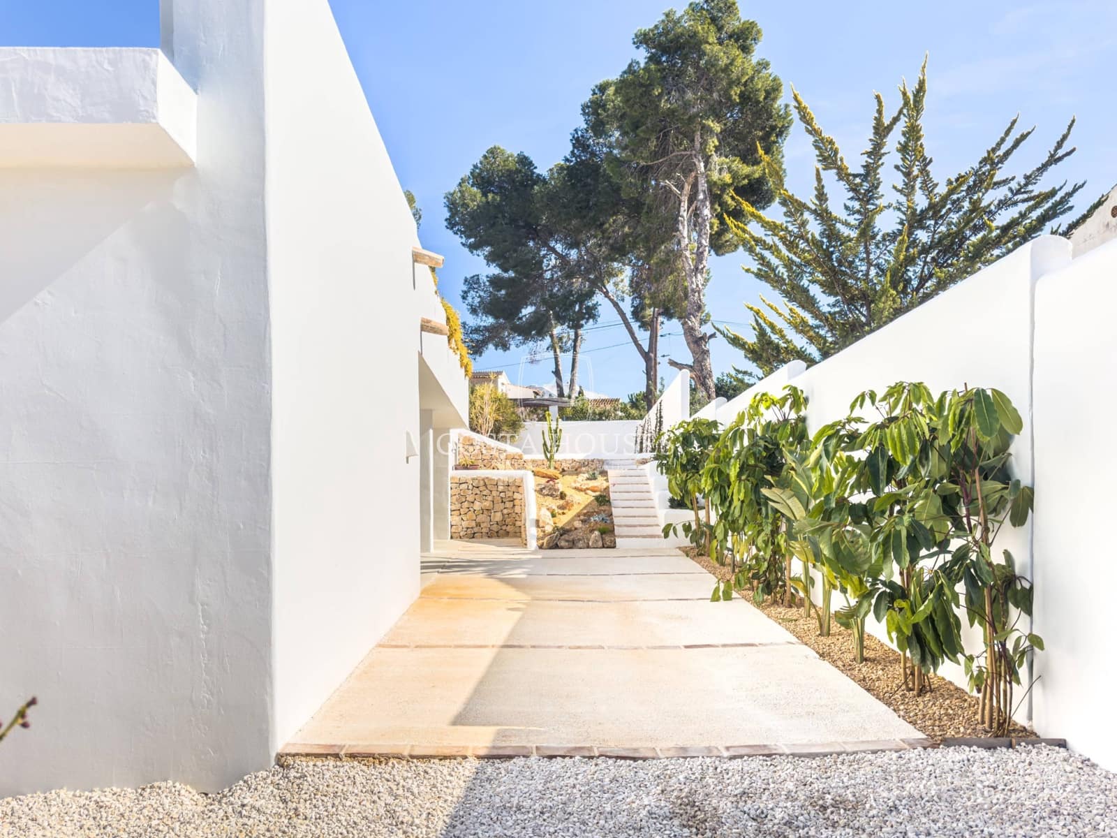 5 bedroom Villa for sale in Moraira with pool garage - € 2,490,000 (Ref: 8864026)