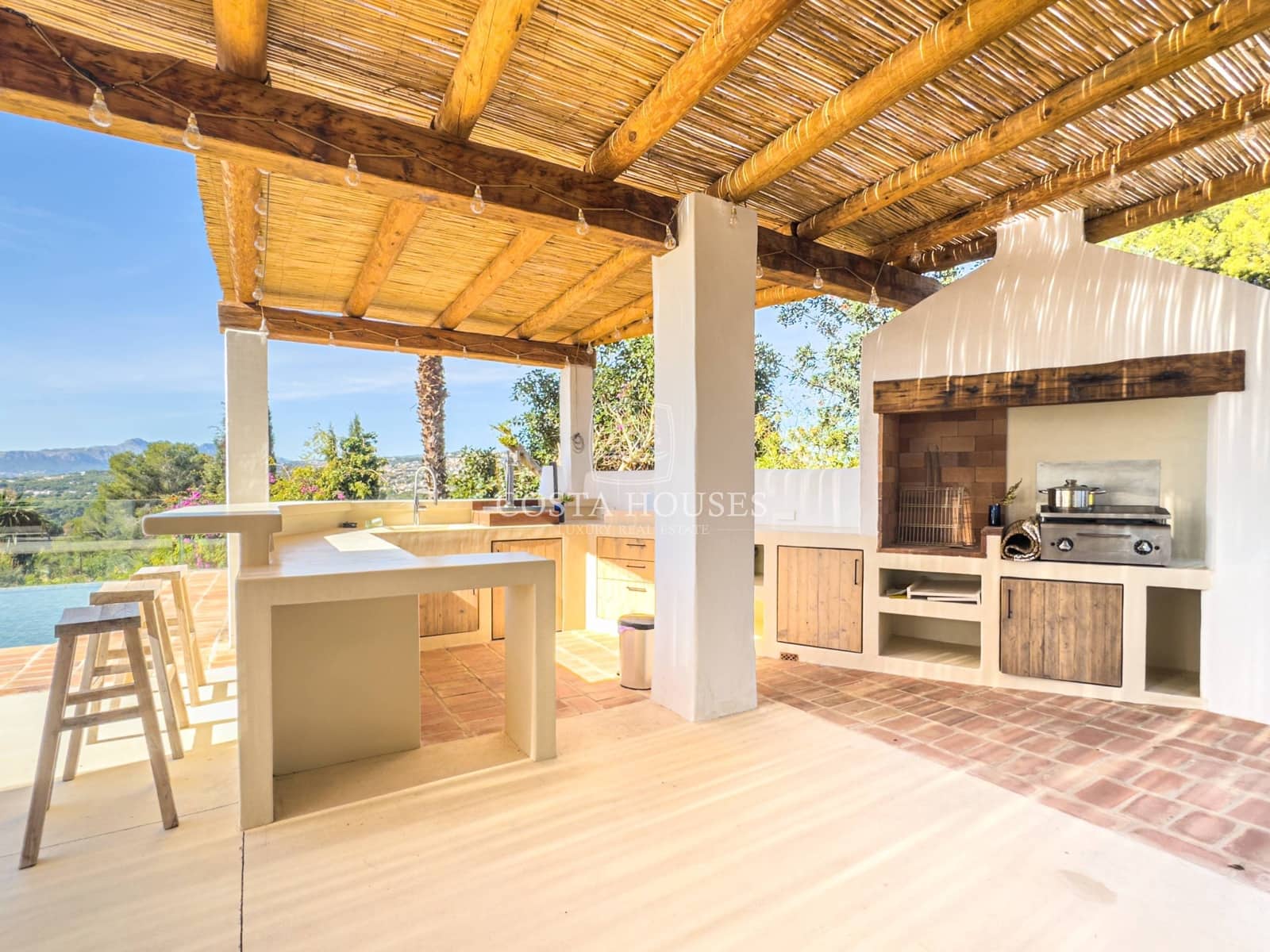 5 bedroom Villa for sale in Moraira with pool garage - € 2,490,000 (Ref: 8864026)