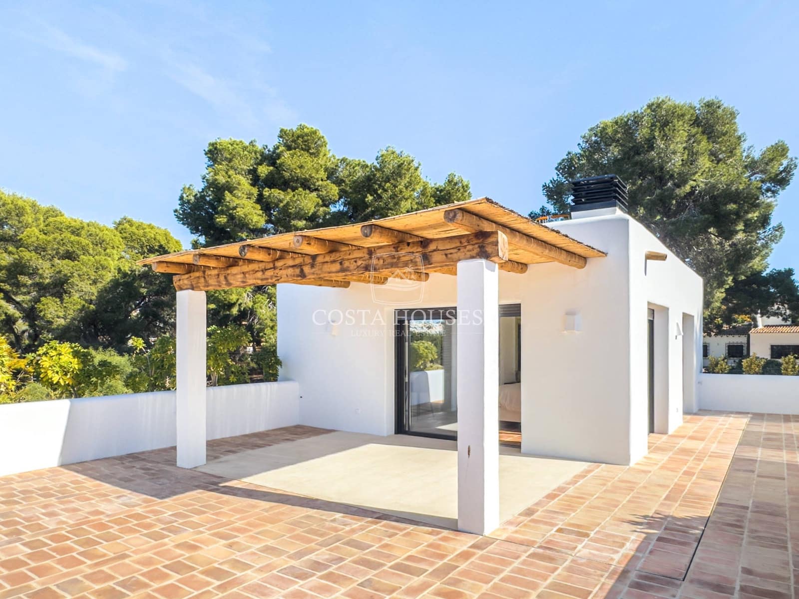 5 bedroom Villa for sale in Moraira with pool garage - € 2,490,000 (Ref: 8864026)