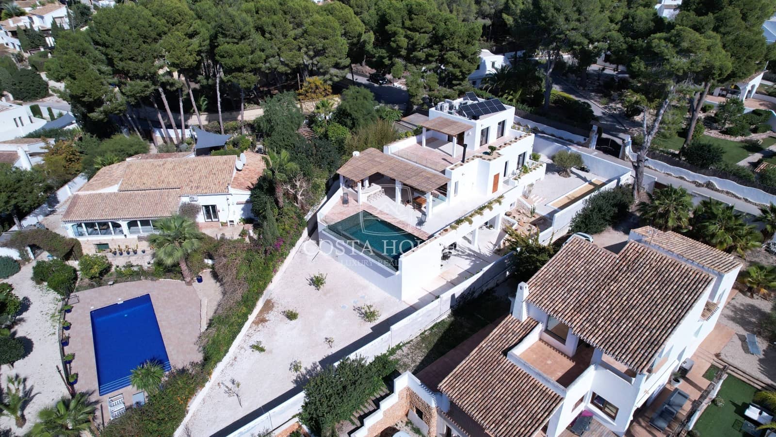 5 bedroom Villa for sale in Moraira with pool garage - € 2,490,000 (Ref: 8864026)