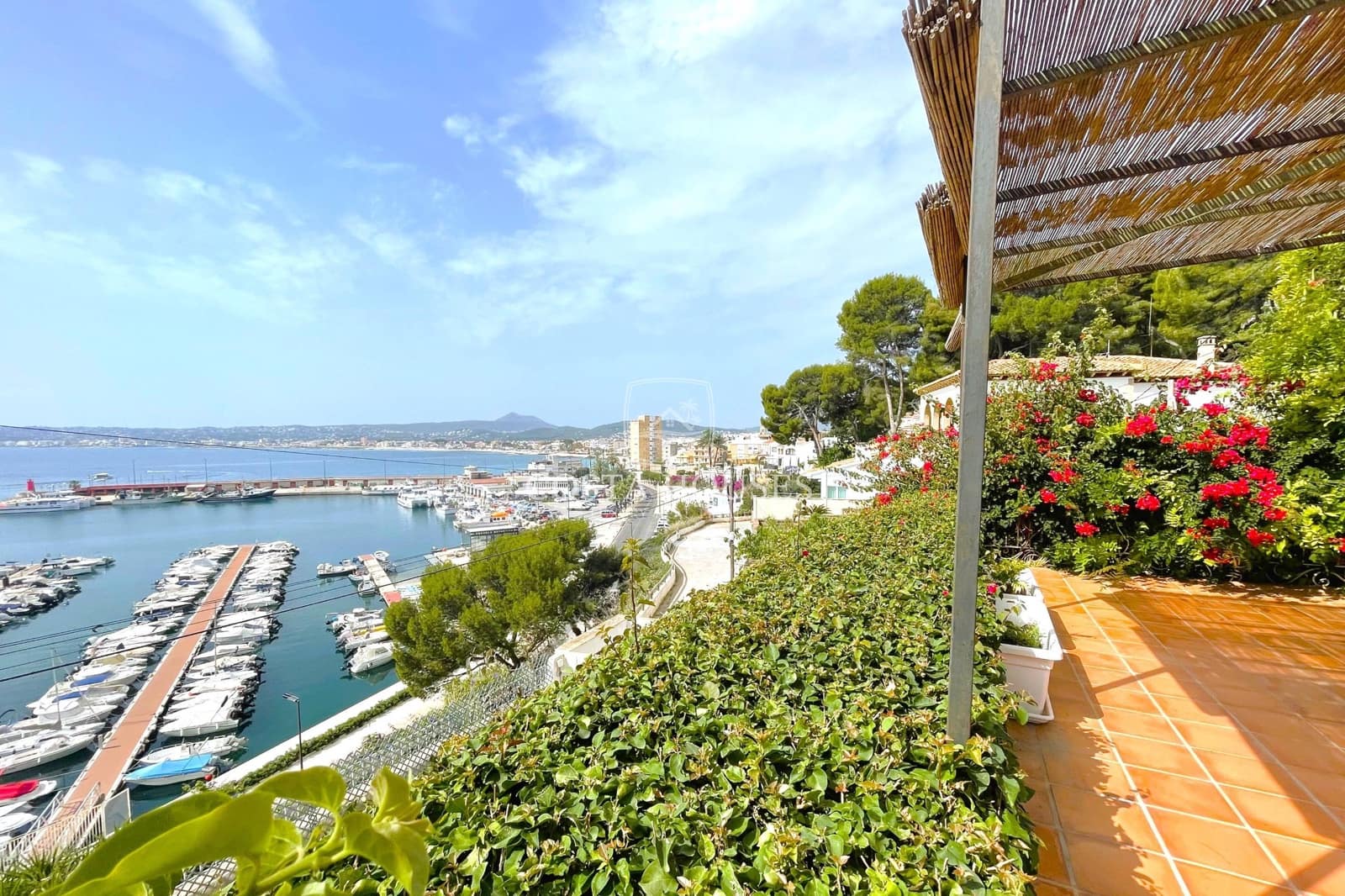 4 soveværelse Villa til salg i Javea / Xabia med swimmingpool - € 2.680.000 (Ref: 8864029)