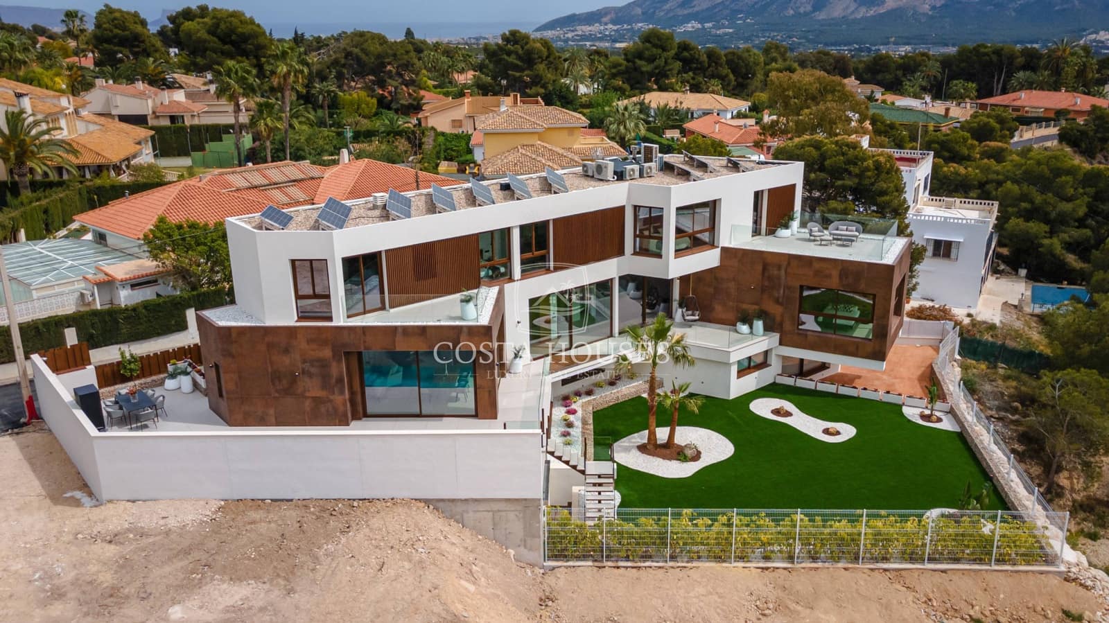 5 Zimmer Villa zu verkaufen in Benidorm mit Pool Garage - 2.825.000 € (Ref: 8864031)