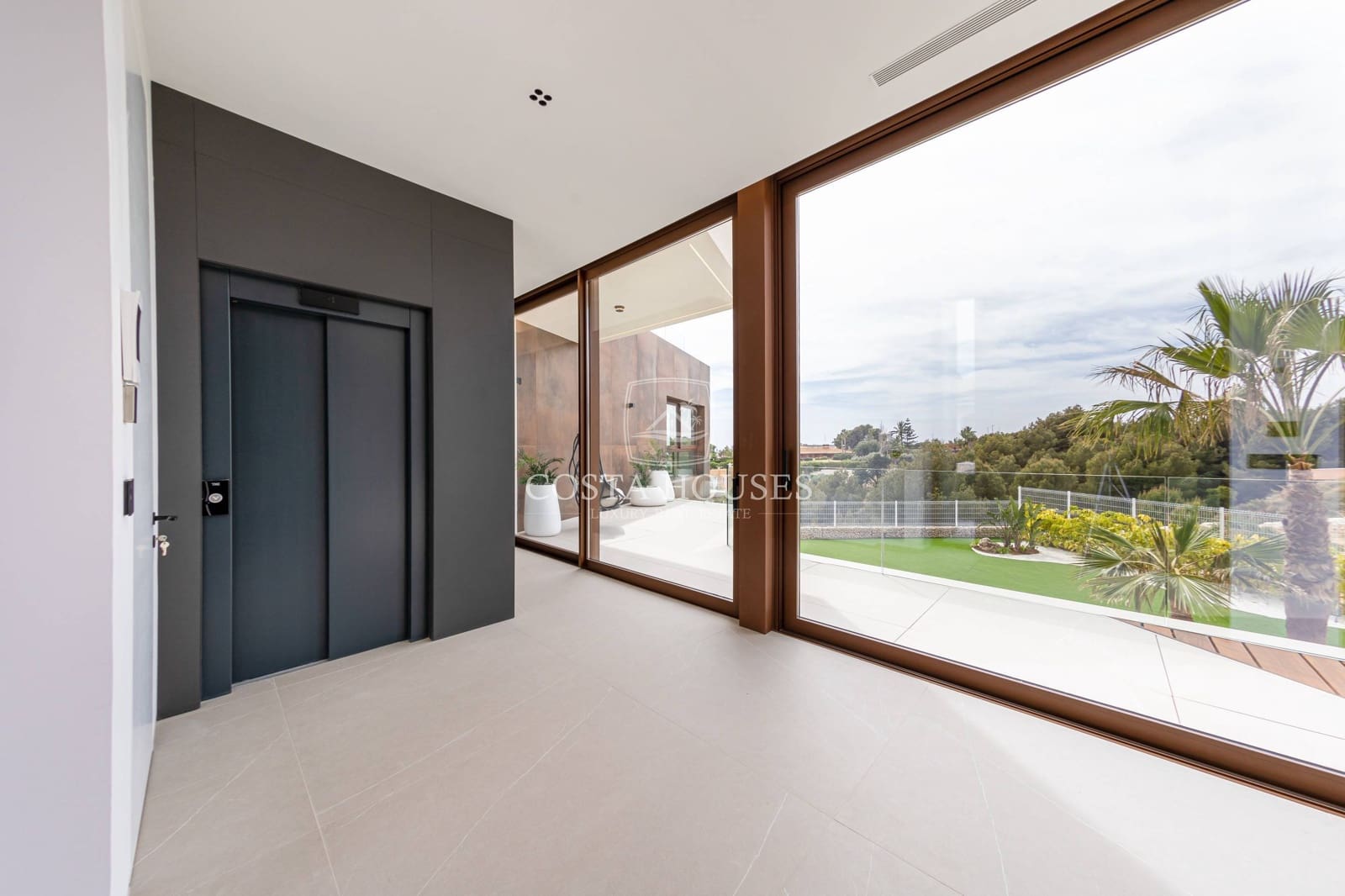 5 Zimmer Villa zu verkaufen in Benidorm mit Pool Garage - 2.825.000 € (Ref: 8864031)