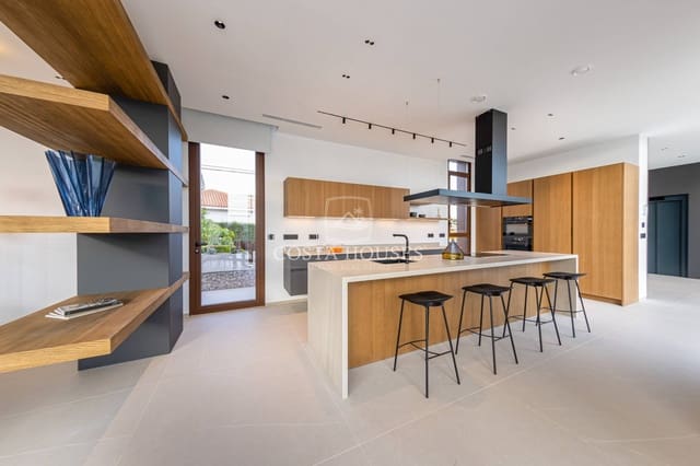 5 Zimmer Villa zu verkaufen in Benidorm mit Pool Garage - 2.825.000 € (Ref: 8864031)