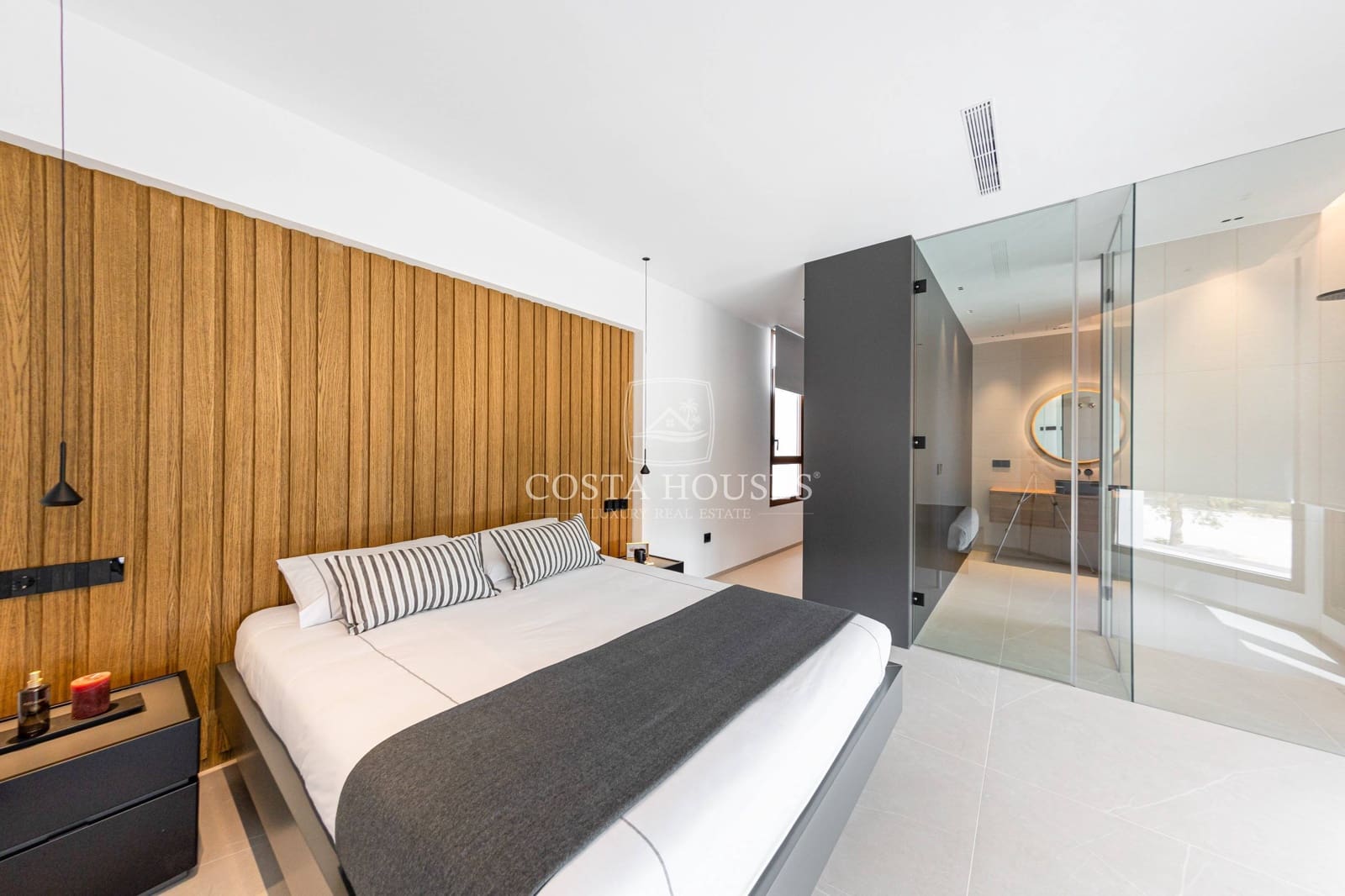 5 bedroom Villa for sale in Benidorm with pool garage - € 2,825,000 (Ref: 8864031)